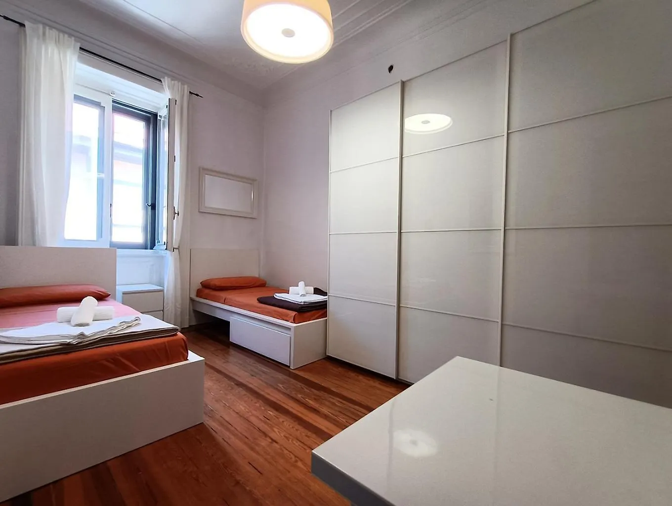 Sahi - Residenza Corso Italia Tre Camere, Due Bagni E Un Salone Milan 0*,